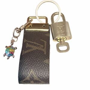Louis Vuitton Lock & Key #320 w/ a Handmade Canvas Loop Keychain & Turtle Charm